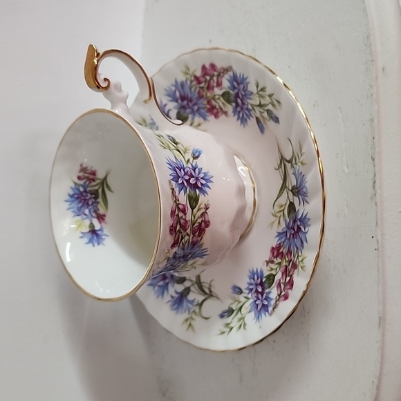 Vintage ROSINA Queens Teacup & Saucer "Wild Flowers" blue England - Picture 5 of 9